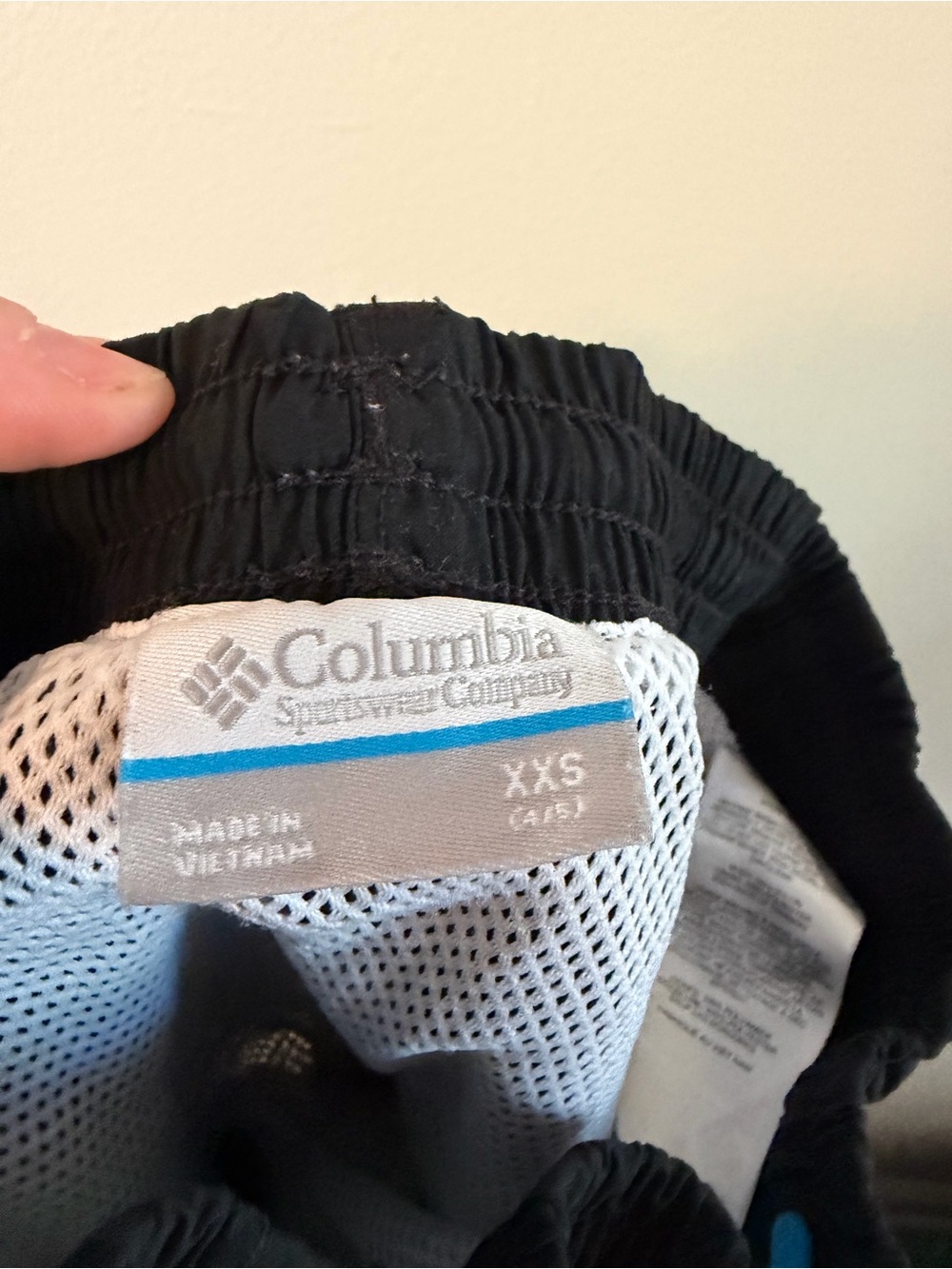 Columbia Omni-Shade Black Active Shorts - Picture 3 of 3